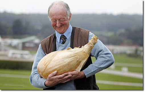 Peter Glazebrook with world record onion